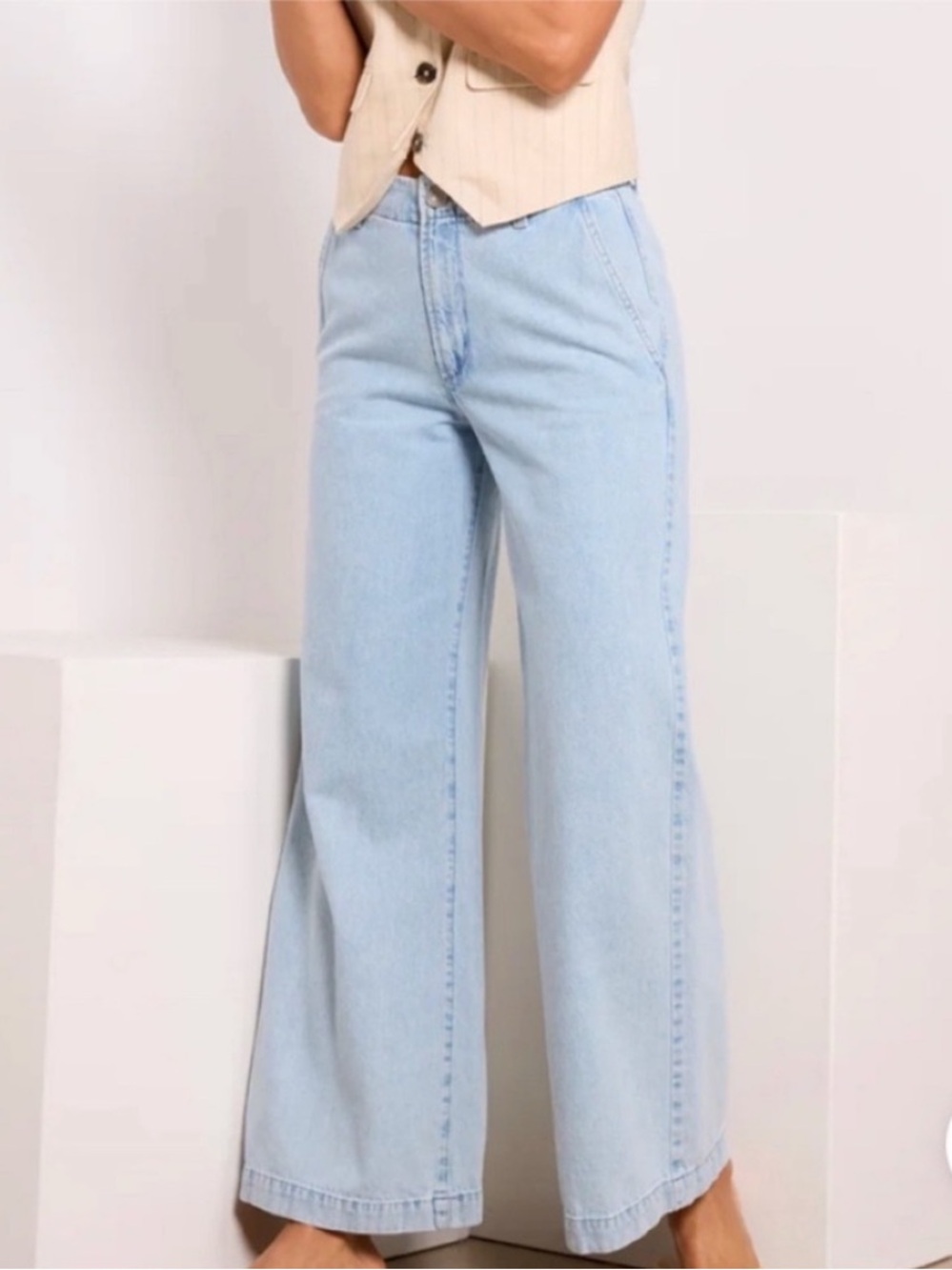 KUT from the Kloth Meg Mid Rise Fab Ab Wide Leg Denim Jeans In Light
Wash Sz 8